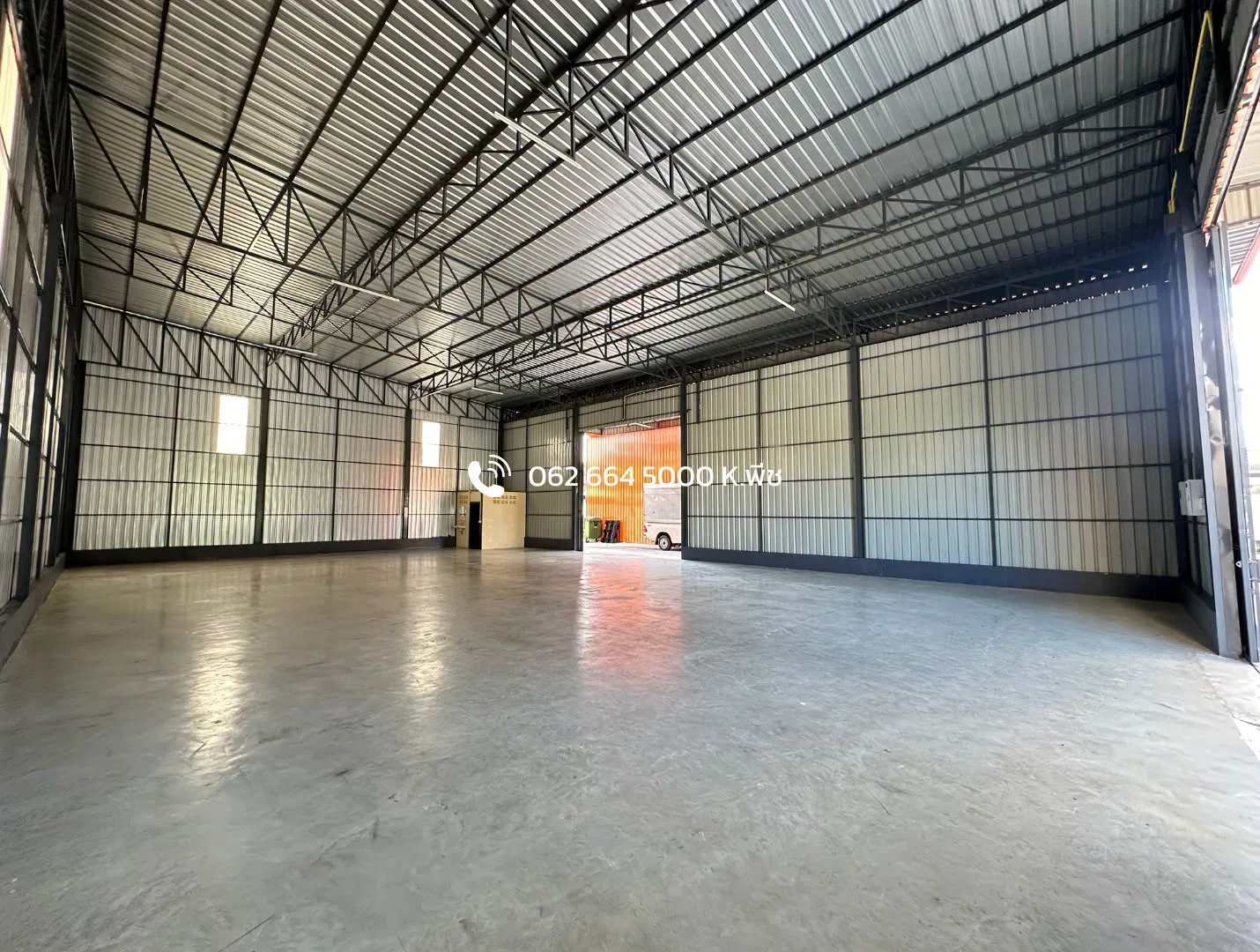 โกดังลาดพร้าว วังทองหลาง ใกล้รถไฟฟ้า ใกล้ทางด่วน - 308 ตร.ม. มุม 2